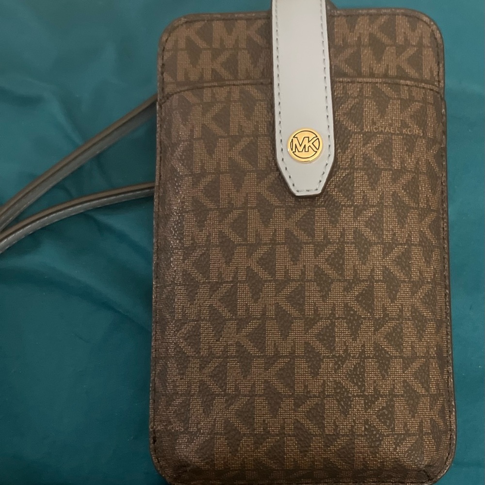 Michael Kors crossbody smartphone bag